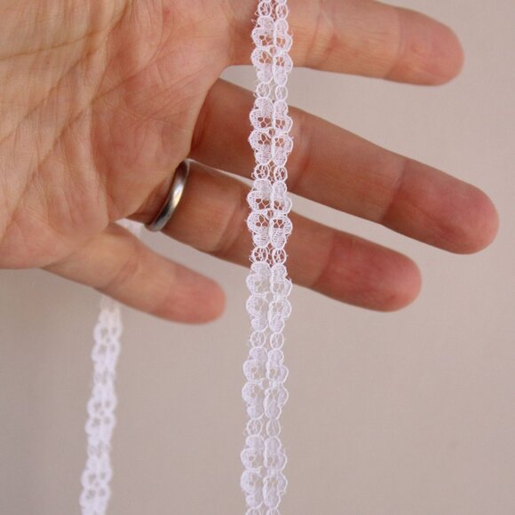Vintage White Lace Trim, 7/16" wide 2 yards - Picture 6 of 10